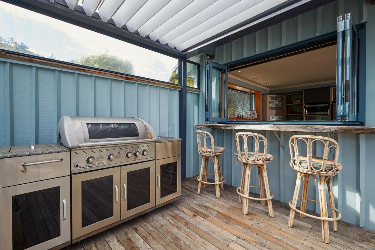 Akaroa Holiday Home Spacious And Quite With Stunning Harbour Views And Close To Town 外观 照片